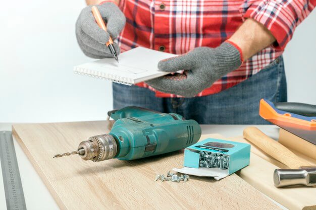 parafusadeira operario