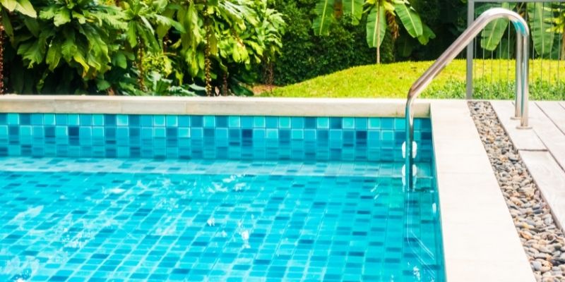 como construir uma piscina barata