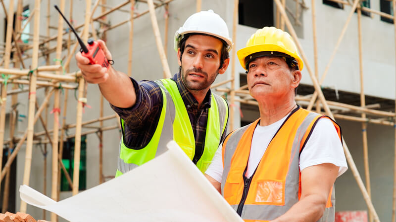 curva s engenheiros trabalhando