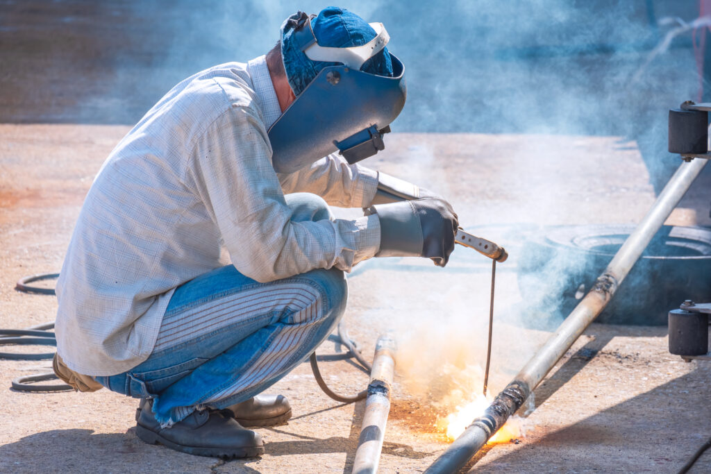 trabalhador de soldagem